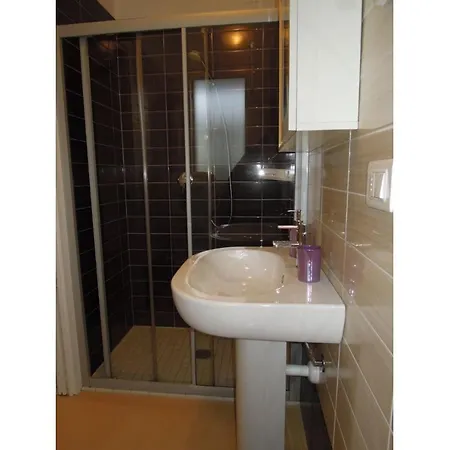 아파트 Modern One Bedroom With Solarium 비비오네